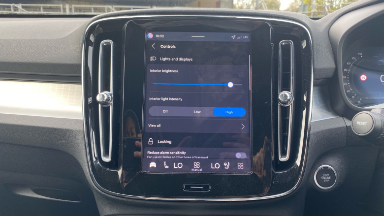 Volvo XC40 2.0 B3P Plus Black Edition 5dr Auto Petrol Estate